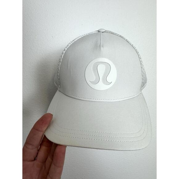 Lululemon Trucker Hat Cap Adults Snap Back Mesh Adjustable Cream Bone - Picture 1 of 9